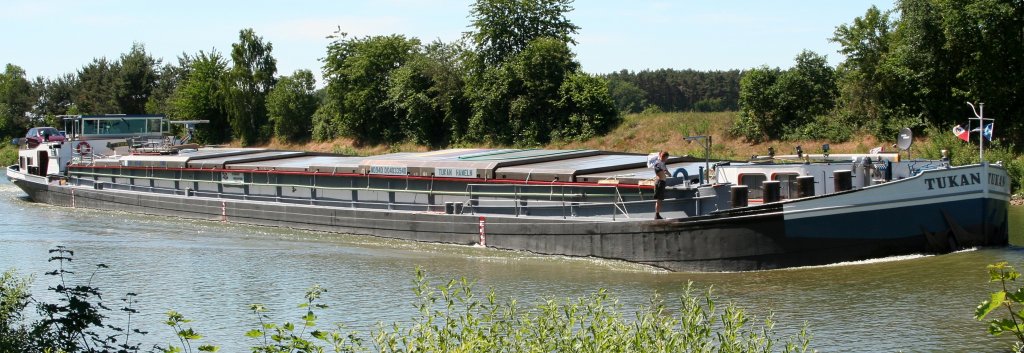 MS Tukan , 04033940 , 80 x 9,20 , am 04.06.2011 auf dem ESK bei Gannerwinkel mit Fahrtrichtung Lder.