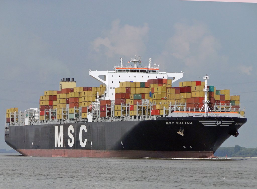  MSC Kalina  11.07.2011 Hamburg
overall length (m): 366,10 
overall beam (m): 51,00 
maximum draught (m): 15,00 
maximum TEU capacity: 13798 
deadweight (ton): 156.301 
 