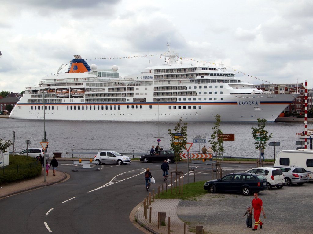 M.S.Europa am 21.7.2011 in Wilhelmshaven am Bontekai