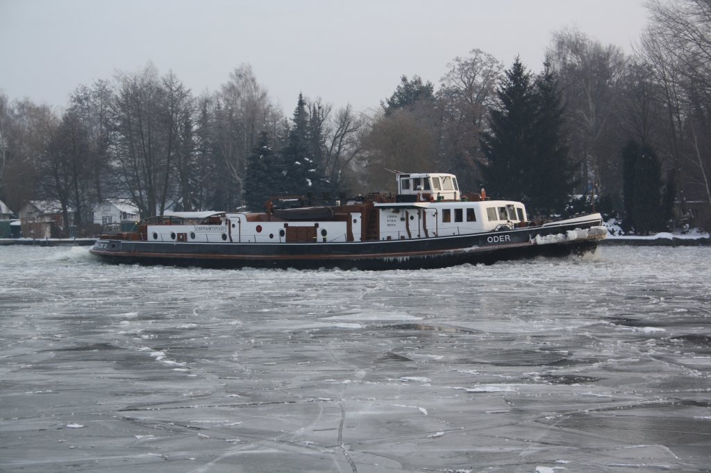 MS.Oder vom WSA Eberswalde Jan.2010 in Wildau beim offenhalten der Fahrinne nach Knigs-Wusterhausen.