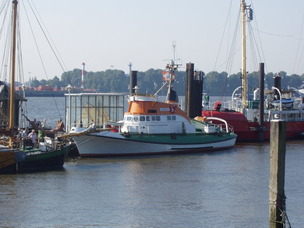 Museumsschiff Seenotkreuzer Hamburg am 13.09.2006 im Museumshafen Oevelgnne