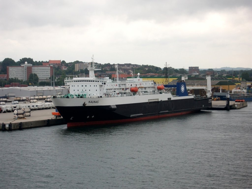 MV KAUNAS am Kieler Ostuferhafen (13.07.11)