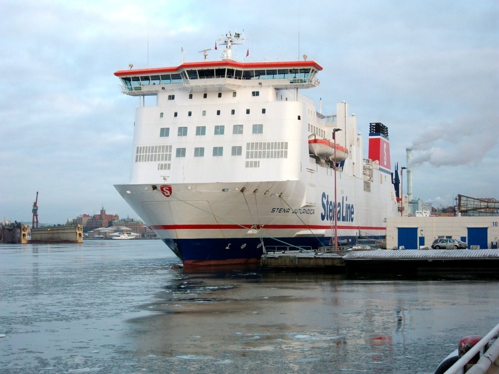 MV STENA JUTLANDICA am 31.12.09 am Masthuggakajen in Gteborg.