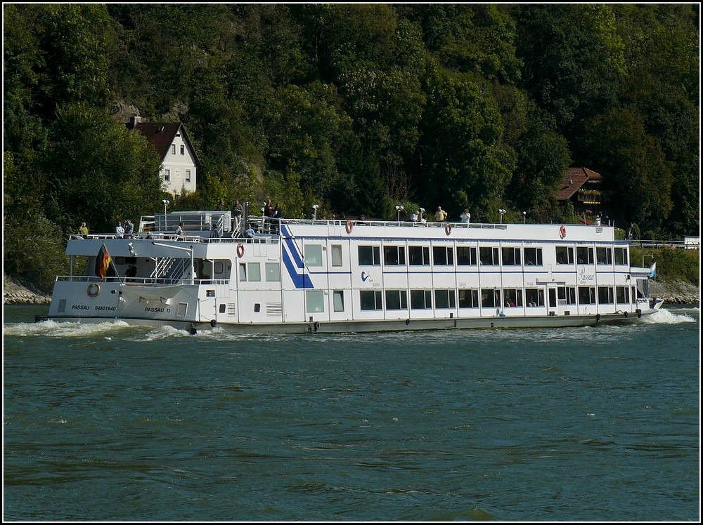 Nachschuss auf das MS Passau, beim Zusammenfluss von Donau und Inn in Passau. 16.09.2010