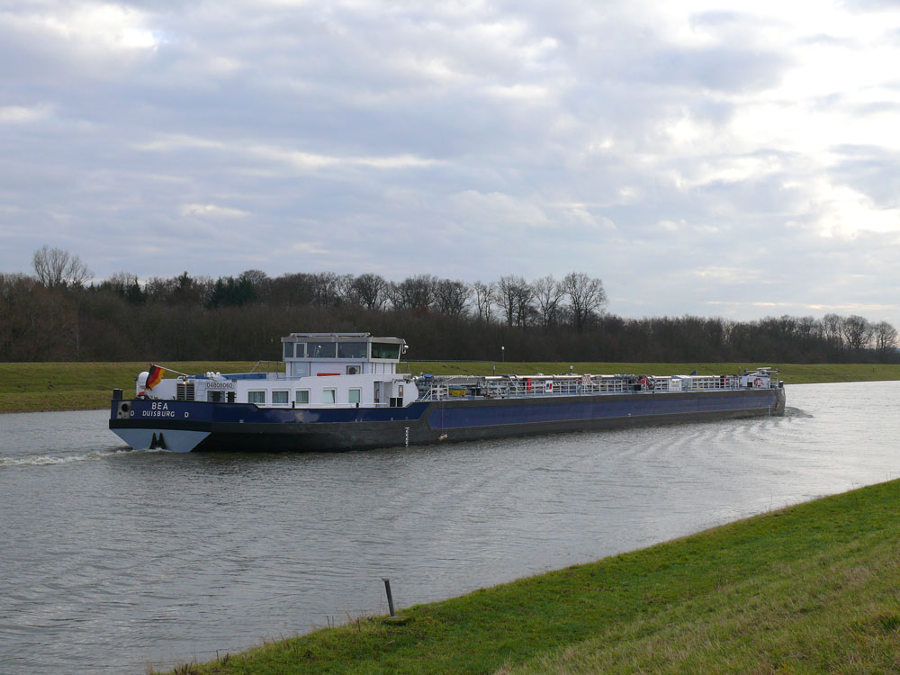 Nachschuss auf TMS BEA, Duisburg (04808060); L:84,6  B:9,5  Tg:3,2  T:1675 auf dem Elbe-Seitenkanal in Richtung Scharnebeck; Artlenburg, 16.01.2011
