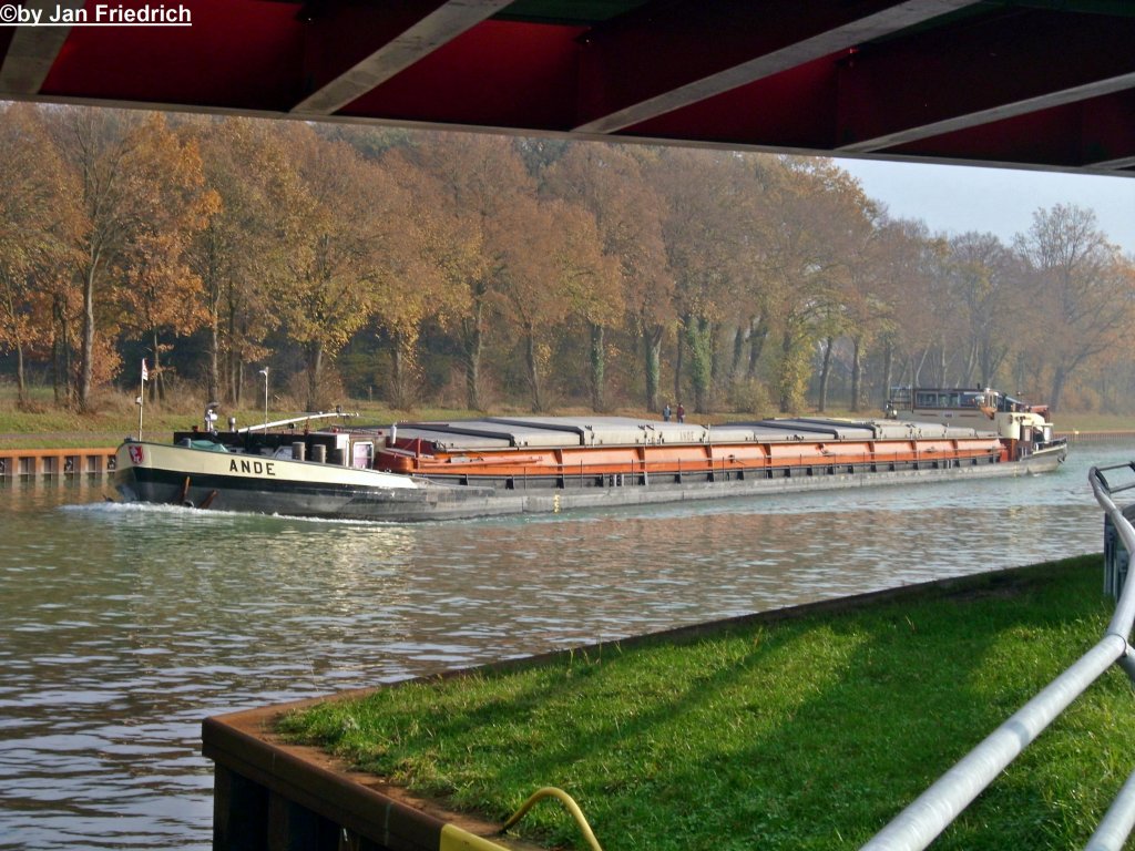 Name: Ande
ex. Name: Mimy Brehm, Bacherach, Claudia H
gemeldet in: Bremen
Nationalitt: Deutsch
Europanummer: 4020910

Lnge: 84,85 m
Breite: 8,20 m
Tiefgang: 2,48 m
Tonnage: 1146 
Maschinenleistung: 560 Ps
Maschinen-Hersteller: MAK 

Baujahr: 1954
Erbaut in: Mainz Gustavsburg (Deutschland)
Bauwerft: Gustavsburg Schiffswerft GmbH,