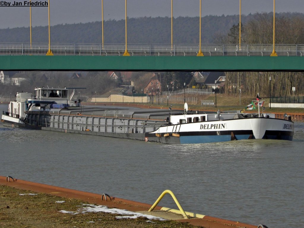 Name: Delphin
gemeldet in: Twist
Nationalitt: Deutsch
ENI: 04009040
Lnge: 85 m
Breite: 8,20 m
Tonnage: 1281