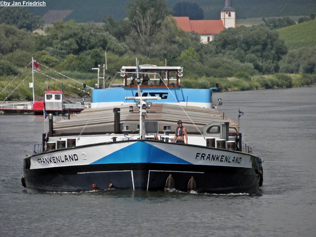 Name: Frankenland
gemeldet in: Collenberg 
Nationalitt: Deutsch 
Europanummer: 4500960
Lnge: 105 m
Breite: 9,50 m
Tiefgang: 2,80 m
Tons: 1906
Maschine: MTU 1200 PS
Baujahr: 1964 Werft: Bayrische Schiffwerft in Erlenbach