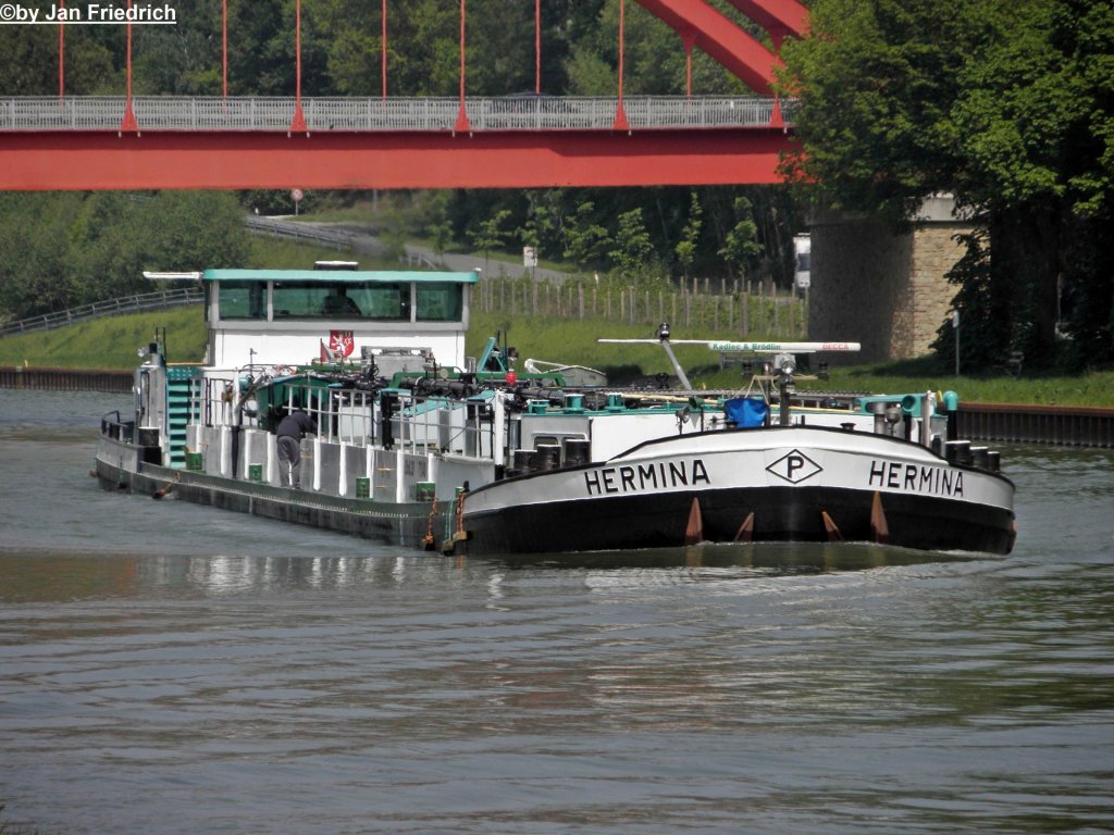 Name: Hermina
Ex-Name: Rita
EuNr.: 04000120
Lnge: 85m
Breite: 8,2m
Tiefgang: 2,7m
Tonnage: 1340t
Maschine: 660 PS, Deutz
Baujahr: 1963
Bauwerft: Rheinwerft Walsum in Duisburg-Walsum (Deutschland)