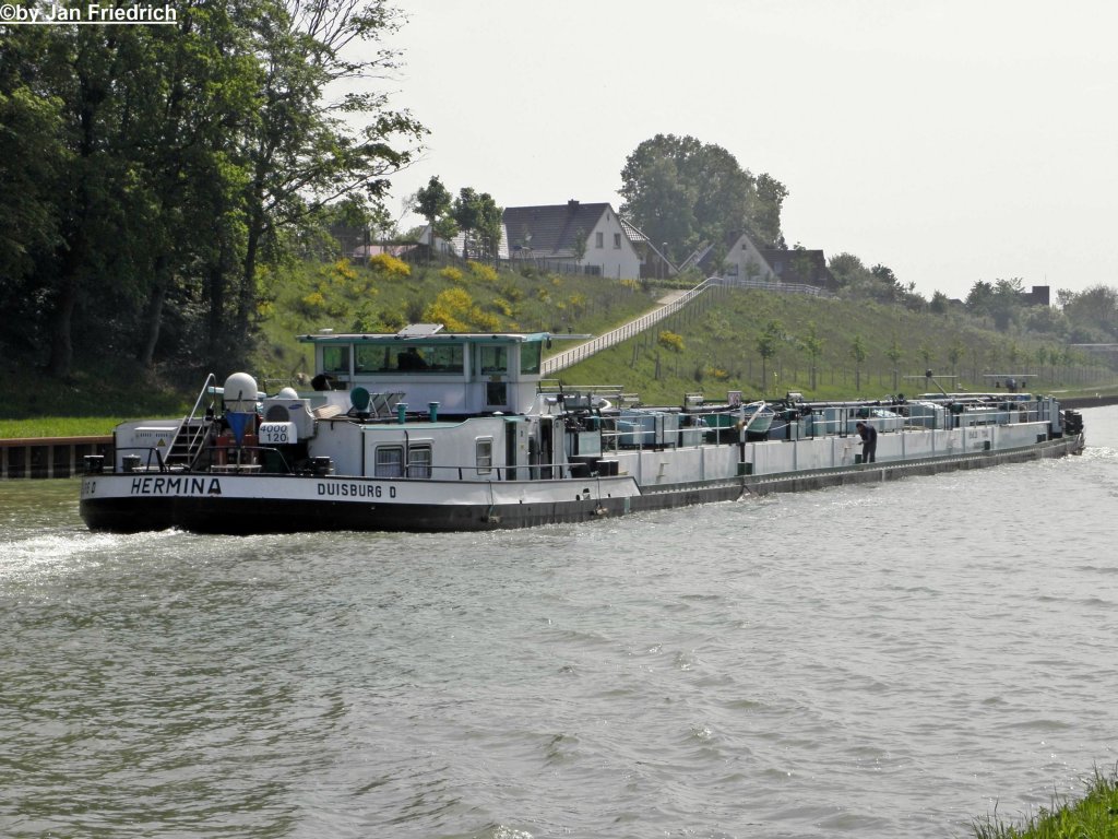 Name: Hermina
Ex-Name: Rita
EuNr.: 04000120
Lnge: 85m
Breite: 8,2m
Tiefgang: 2,7m
Tonnage: 1340t
Maschine: 660 PS, Deutz
Baujahr: 1963
Bauwerft: Rheinwerft Walsum in Duisburg-Walsum (Deutschland)