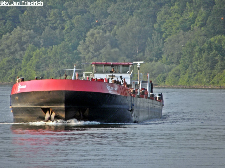 Name: Marion 
ex-Name: Livornia, Vopak Boyle
gemeldet in: Marktheidenfeld
Nationalitt: Deutsch
EuNr.: 02317815
Lnge: 105,88m
Breite: 11m
Tiefgang: 2,5m
Tonnage.: 1849t
Maschine: 1140 PS, Bolnes
Baujahr: 1986
Bauwerft: Lanser in Sliedrecht (Niederlande)

Aufgenommen in Sinzing (Donau Km 2386,8)