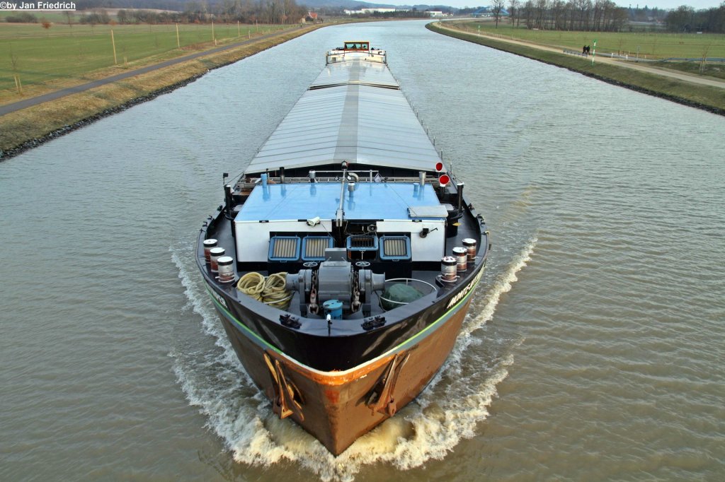 Name: Monte-Wymper
gemeldet in: Hrstel
Nationalitt: Deutsch
Lnge: 82m
Breite: 8,2m
Tonnage: 1113t
Tiefgang: 2,52m
Gebaut: 1958
Bauwerft: Schiffserft Gustavsburg in Mainz.-Gustavsburg
Schiffseigner und Schiffsfhrer: Guido Hoppe

Aufgenommen in Riesenbeck. (DEK km 103,1)