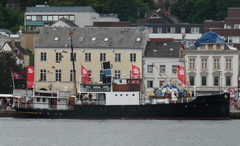 Nicht das erste Mal war der kleine Kstendampfer Borysund aus Norwegen zu Gast beim  Dampfrundum in Flensburg. Aufnahme 12.07.2009