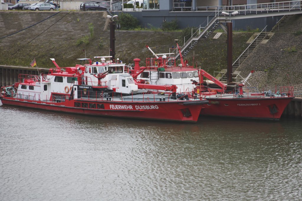 Oktober 2010. Feuerwehr Duisburg. Boot I und II