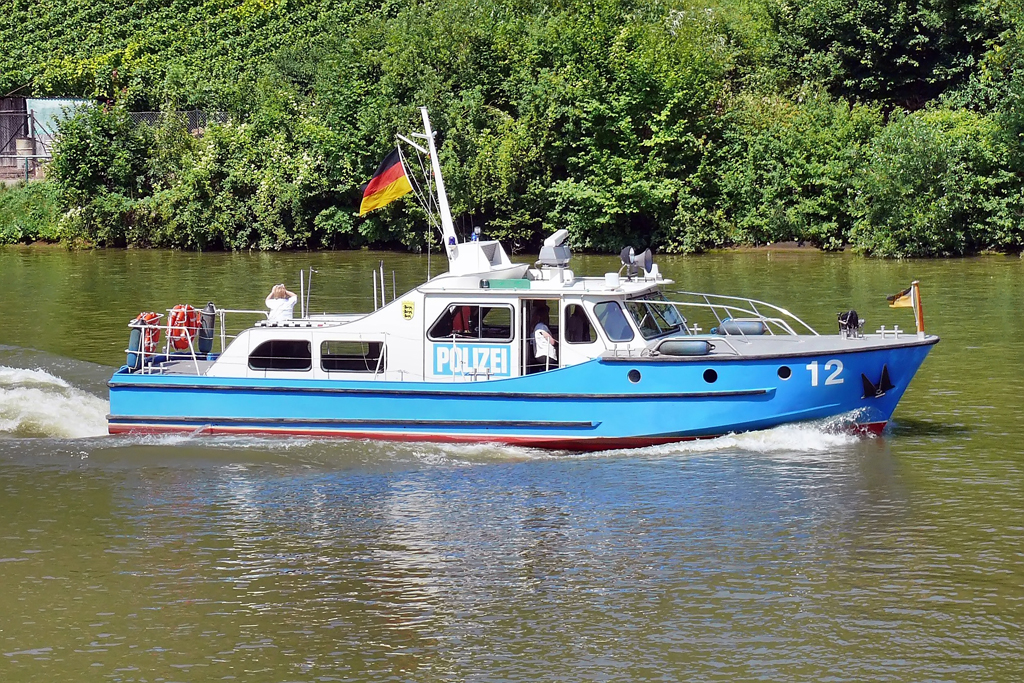 Polizeiboot 12, aufgenommen am Neckar nahe der Schleuse Stuttgart-Hofen, 02.07.2008