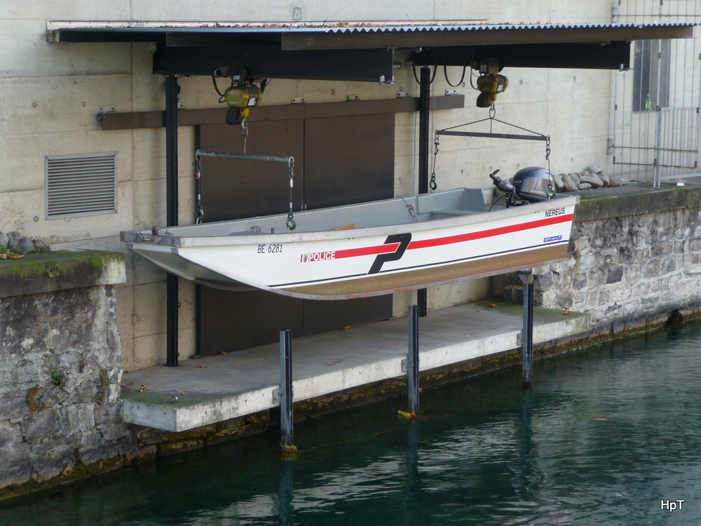 Polizeiboot BE 628  NEREUS fr die Aare in Thun .. Foto vom 06.11.2010