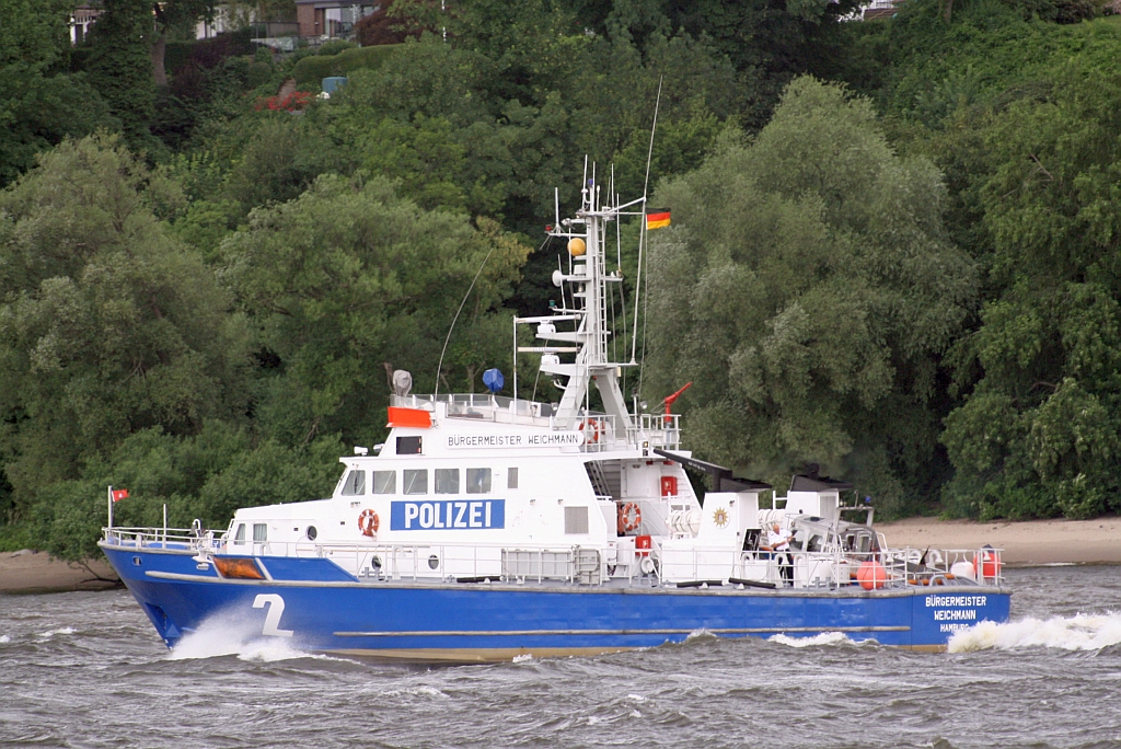 Polizeiboot  BRGERMEISTER WEICHMANN  am 06.Juli 2009 auf der Elbe bei Hamburg-Finkenwerder.