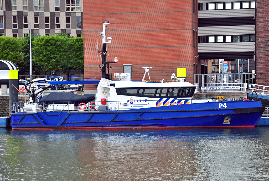 Polizeiboot P4 im Rotterdammer  Parkhaven  - 15.09.2012