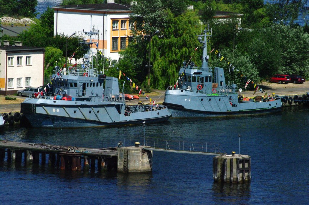 Polnische Marineschlepper H-7 und H-8, Hafen Danzig (09.07.2010)