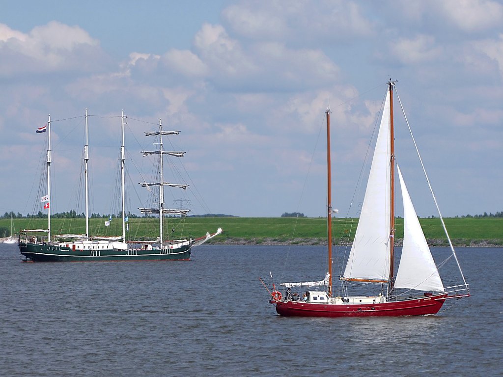 POOLSTER der Zweimaster trifft auf den Gewssern der Ijssel SUMMERTIME den 4Master;100905