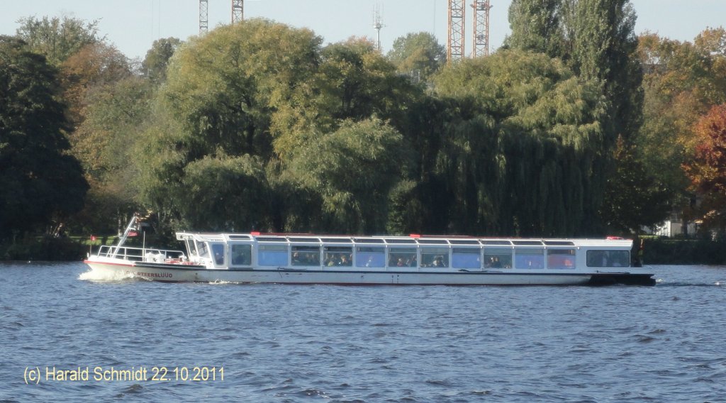QUARTEERSLD am 22.10.2011 in Hamburg auf der Auenalster
Fahrgastschiff (Barkasse) / La 25,56 m, B 5,2 m, Tg 1,3 m / Detroit, 204 PS / 130 Pass. / Alster-Touristik GmbH (ATG) / 1994 bei Menzer, Hamburg-Bergedorf / 
