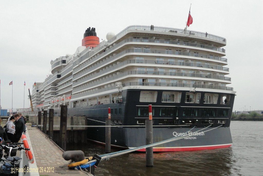 QUEEN ELIZABETH  (IMO 9477438) am 29.4.2012, Hamburg, Cruise Center / 
Kreuzfahrtschiff / Cunard Line (gehrt zu Carnival, Miami, USA), Heimathafen: Hamilton, Flagge: Bermuda / 
La 294 m, B 32 m, Tg 8 m / BRT 90.901 /23,7 kn / Pass. 2068, Kab. 1034, Bes. 1003 / 2010 bei Fincantieri Monfalcone, Italy / 
