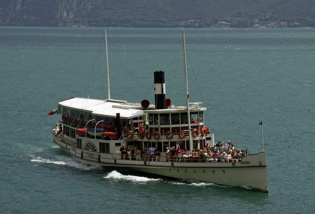 Raddampfer  G. Zanardelli , Baujahr 1903, bei Limone am Gardasee (08.08.2011).