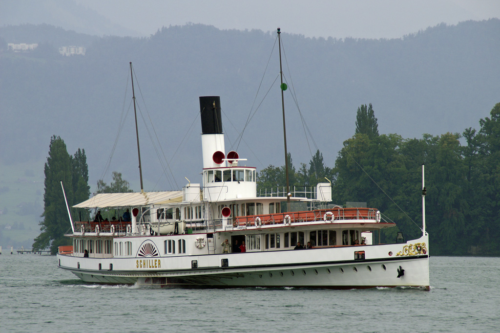 Raddampfer  Schiller  bei Luzern (03.08.2011).