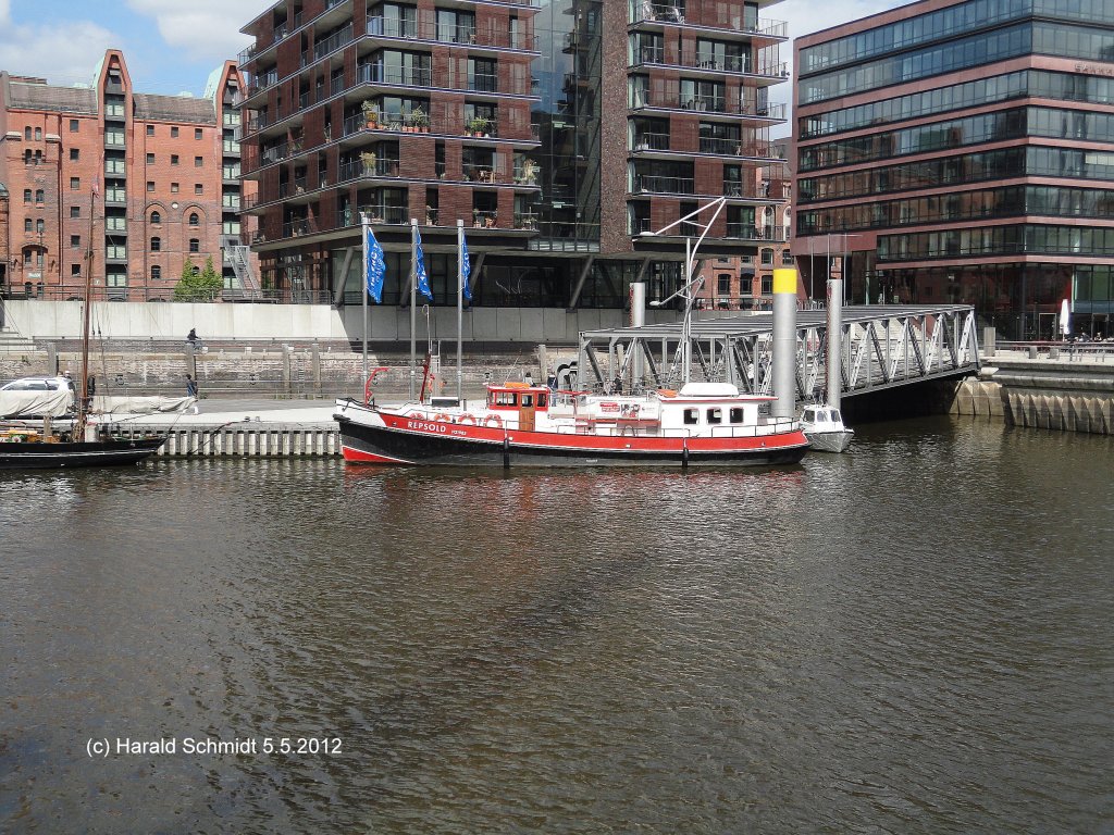 REPSOLD (H21985) 002 am 5.5.2012, Hamburg, Museumshafen Hafencity /
ex OBERSPRITZENMEISTER REPSOLD (1965),  Auerdienststellung 1984, weiter als Reserve- und Pumpboot / ex LSCHBOOT IX (1948-1965) / 1941 im Dienst der Kriegsmarine /
Ehem. Lschboot der Feuerwehr Hamburg / La 19,0 m, B 4,1 m, Tg 1,5 m / 1941 bei August Pahl in Hamburg-Finkenwerder / 1987 privat, ''Eignergemeinschaft Feuerlschboot'', Umbau /  2007 Liegeplatz im Museumshafen Hafencity /
