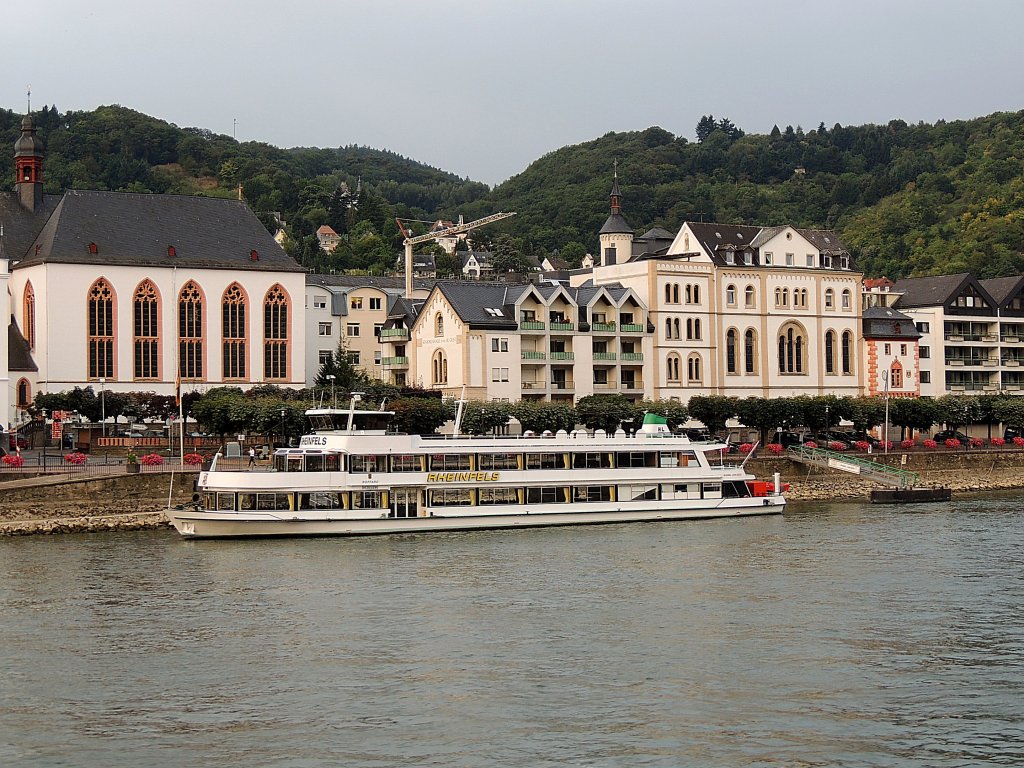 RHEINFELS(4305590; L=50; B=7,5; 3x335PS; Bj.1981)wartet in Boppard auf Fahrgste; 20822