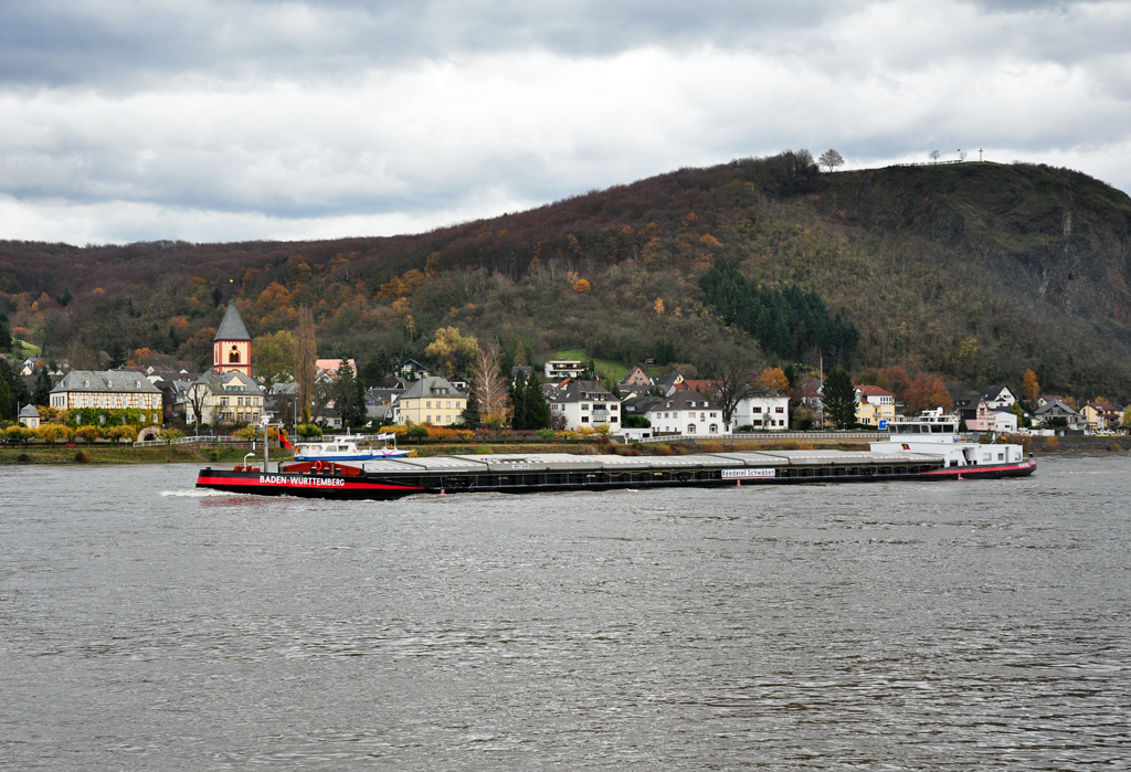 Rheinfrachter  Baden Wrttemberg  von der Reederei Schwaben, querab von Remagen - 14.11.2010