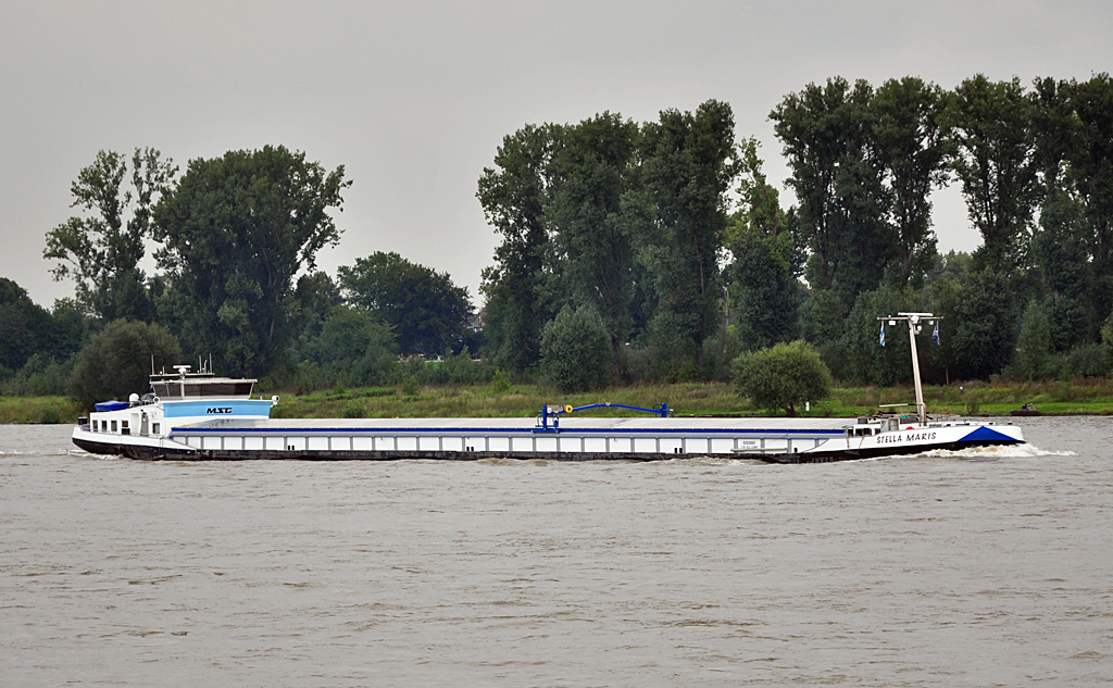 Rheinfrachter  Stella Maris  querab Bonn-Beuel - 02.08.2010