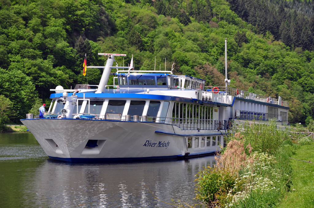  River Melody  am Moselufer bei Traben-Trabach festgemacht - 14.05.2012