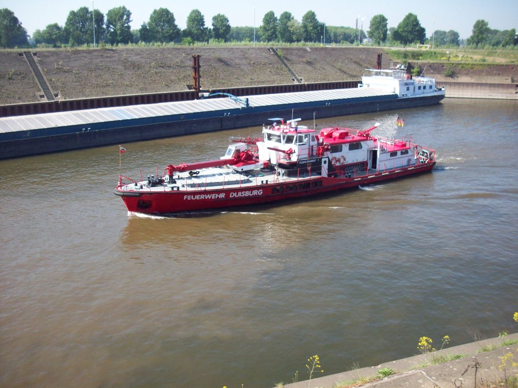 Ruhrhafen Duisburg Ostern 2011 Feuerlschboot 1