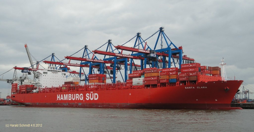 SANTA CLARA  (IMO 9444716) am 4.6.2012, Hamburg,Liegeplatz Athabaskakai
Containerschiff / GRT 80.000 /  La299  m, B 43,2 m, Tg 13 m / TEU 7.100, davon 1600 Khlcontainer / 1 Diesel B&W 45.760 kW, 23 kn / Eigner: Hamburg-Sd, Flagge: Deutschland / 10.2010 bei Daewoo, Sd Korea /
