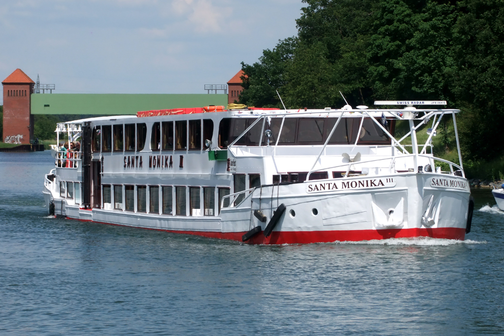  SANTA MONICA III  auf dem Dortmund-Ems-Kanal in Datteln 10.6.2012