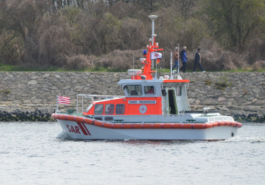 SARS Seenotrettung  ,,Hans Jngwerson`` in Travemnde am 27.04.2013 beobachtet.