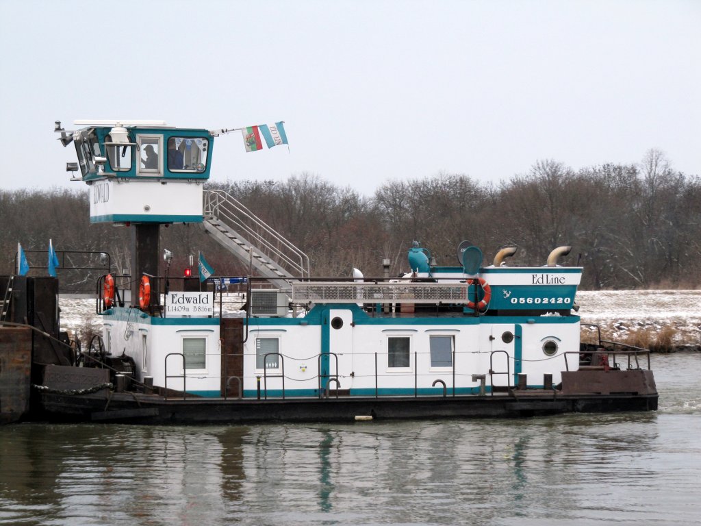 SB Edwald der EdLine , 05602420 , 14.09 x 8.16 , im Januar 2013 auf dem MLK im Bereich der Schleuse Rothensee mit Fahrtrichtung WOB. 