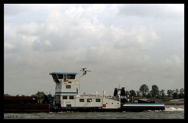 SB  Lehnkering 14  von Duisburg, Baujahr 1965, 2 x 100 PS, fhrt z.Z. auf der Donau unter ungarischer Flagge.