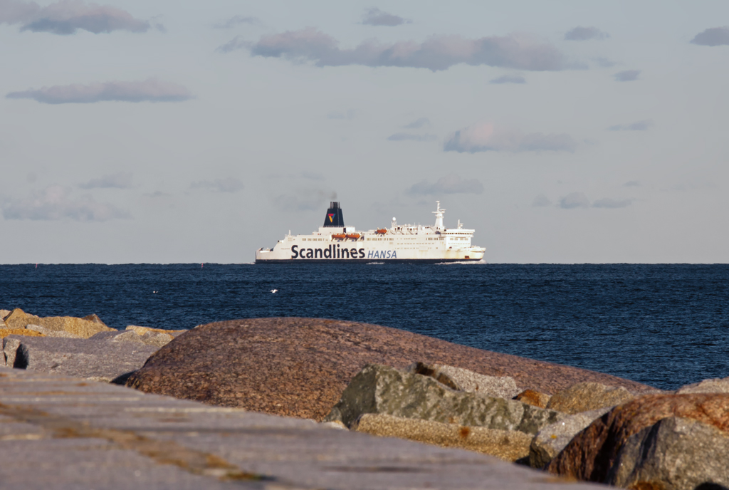 Scandlines Fhre vor Sassnitz. - 26.10.2010

