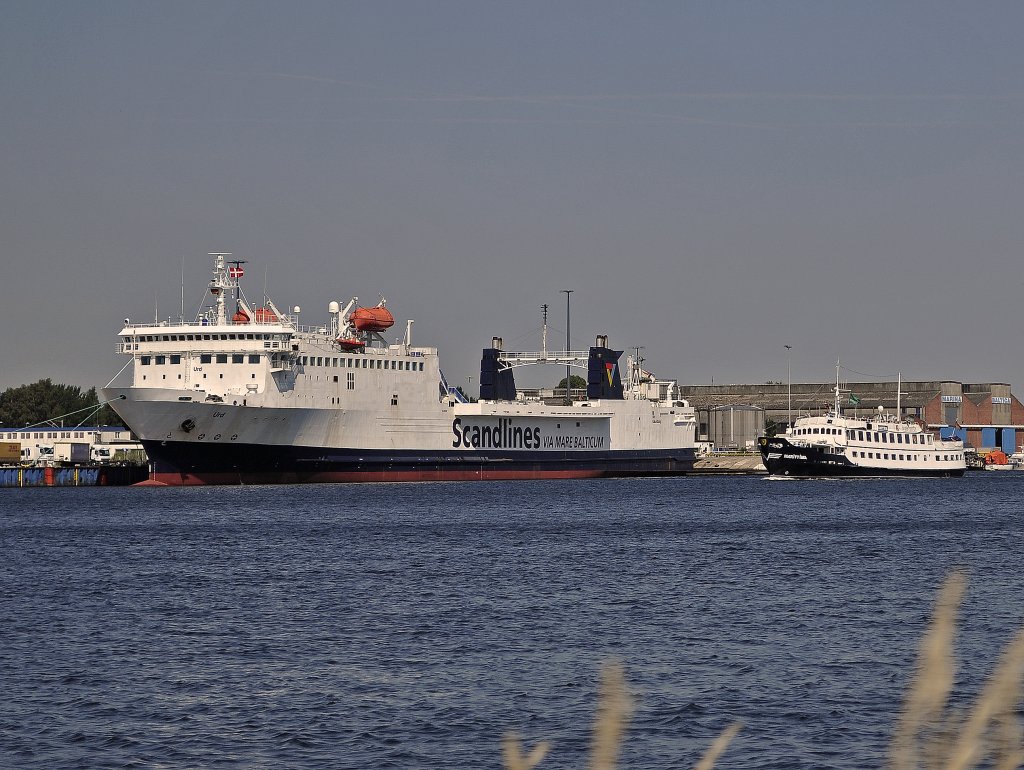 Scandlines  URD  und Rundfahrt Schiff  Marittima  am Skandinavienkai in Travemnde, Aufgenommen am 23.07.2012
