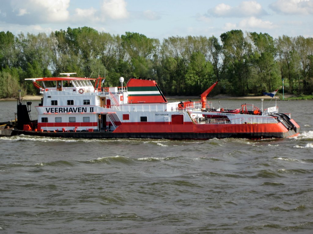 Schb. Veerhaven II , 02316303 , am 16.05.2012 bei Rees zu Berg.