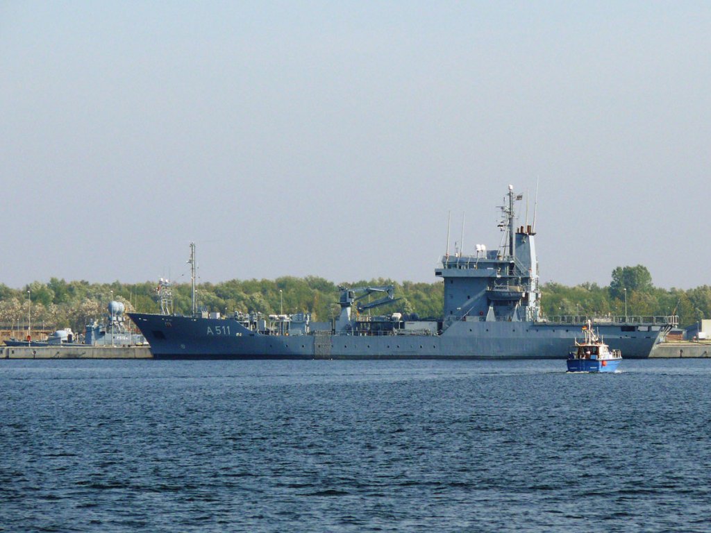 Schiff A511 der Marine; Rostock-Warnemnde, 23.09.2010
