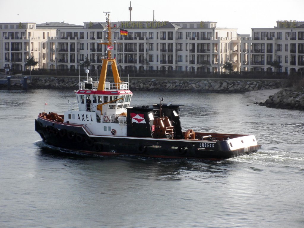 Schlepper  AXEL  auslaufend Rostock 24.04.13.