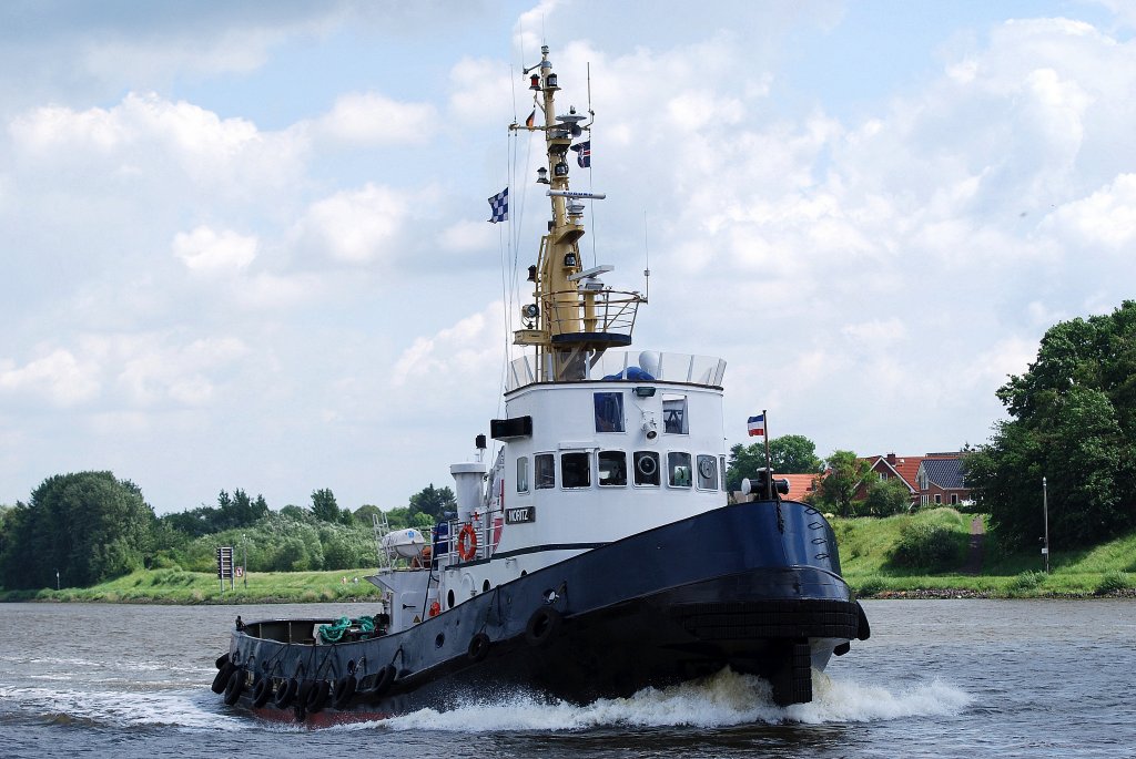 Schlepper Moritz Flagge:Deutschland Lnge:26.0m Breite:7.0m bei Rendsburg auf dem Nord-Ostsee-Kanal aufgenommen am 09.06.11