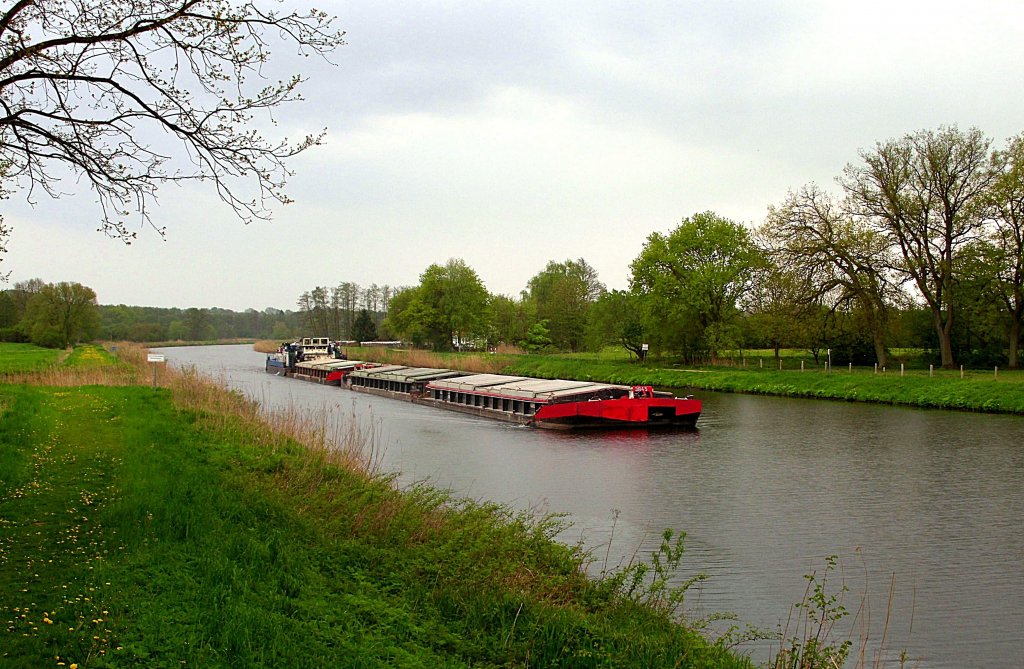 SCHUBER BIZON-0-54 ENI 08355164 setzt seine Fahrt durch den ELBE LBECK KANAL mit Kurs Lbeck fort...  Aufgenommen: 09.05.2012