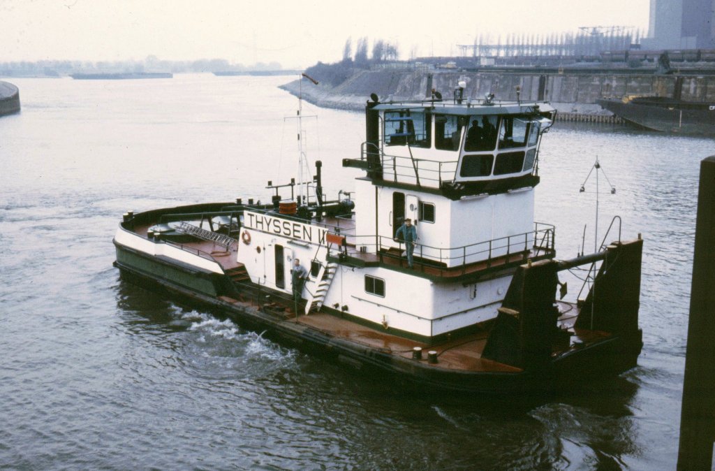 Schubschiff Thyssen II  im Hafen Walsum(1982)