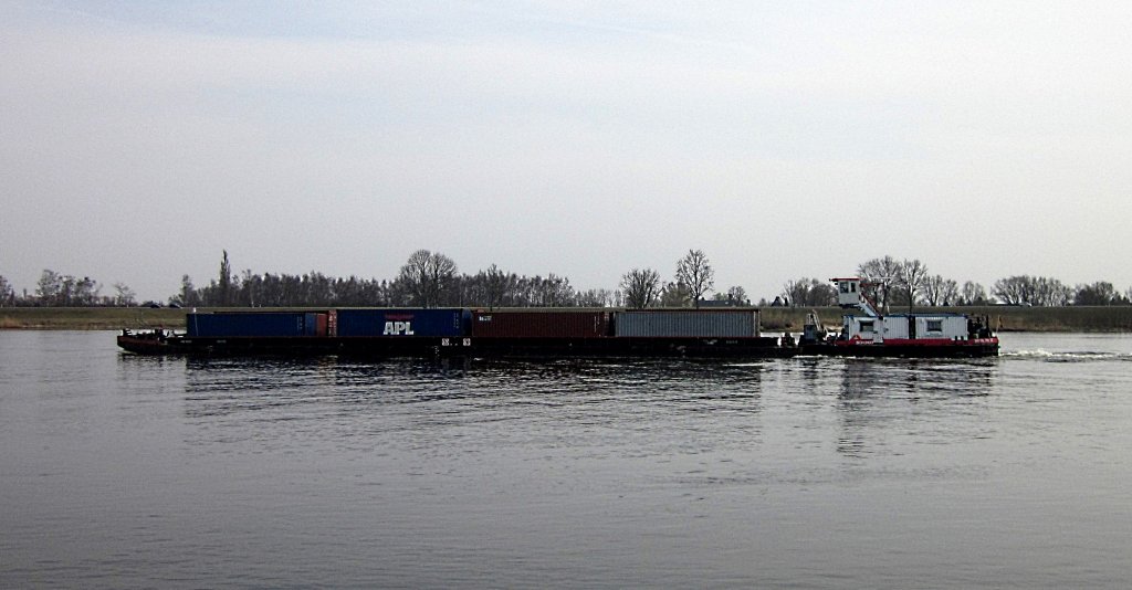 Schubverband mit Schb 2433 der DBR am 30.03.2011 auf der Elbe zu Berg im Bereich des Zollenspieker Fhrhauses.