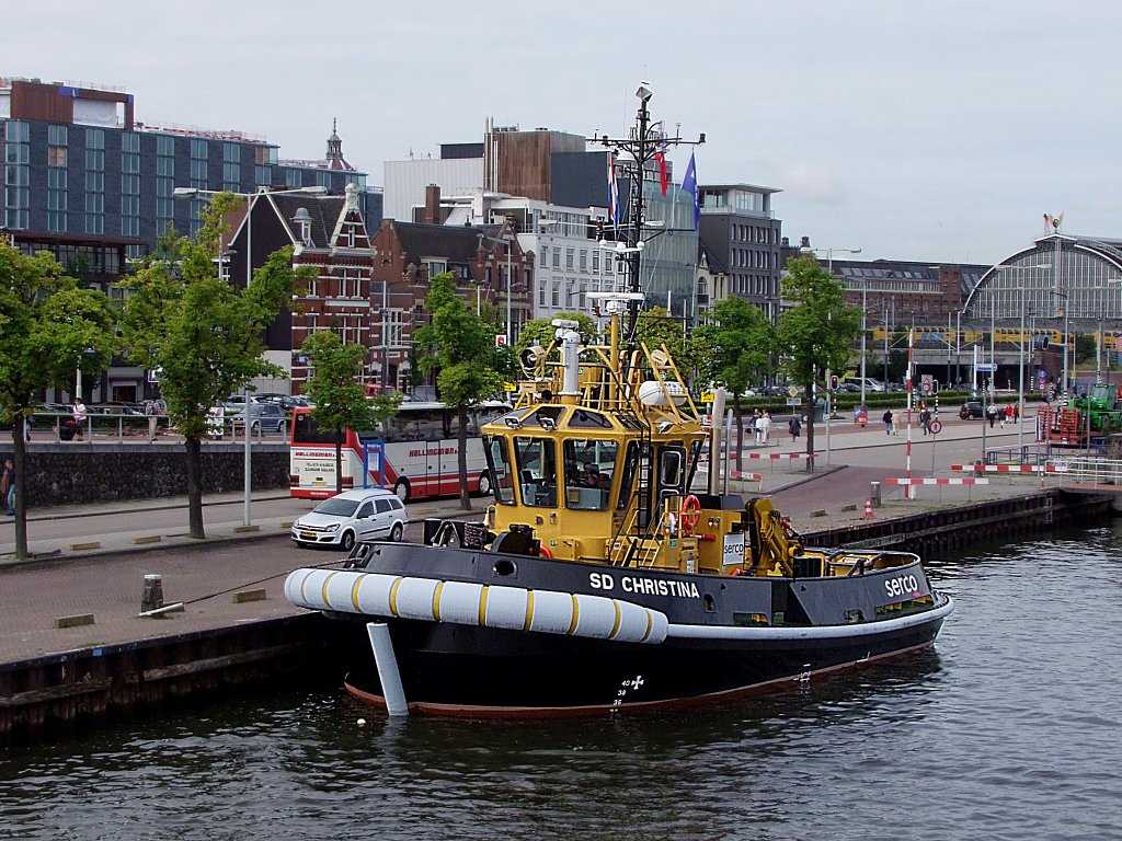 SD-CHRISTINA;20x9mtr; Typ ASD Tug 2009 hat eine Zugkraft von 24 Tonnen, und wartet in Amsterdam auf weitere Einstze;100903