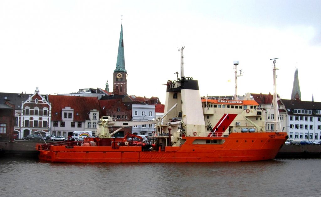 Seeschiff Gunnar Seidenfaden aus Dänemark, IMO7924073 hat zur Visite im Lübecker Hansahafen festgemacht.
Aufgenommen am 9.12.2011